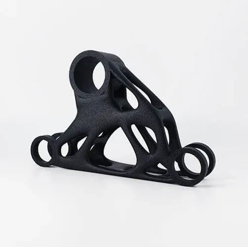 PA 12 Schwarz gefärbt und mit Shot Peening bearbeitet - topologieoptimiertes Musterbauteil